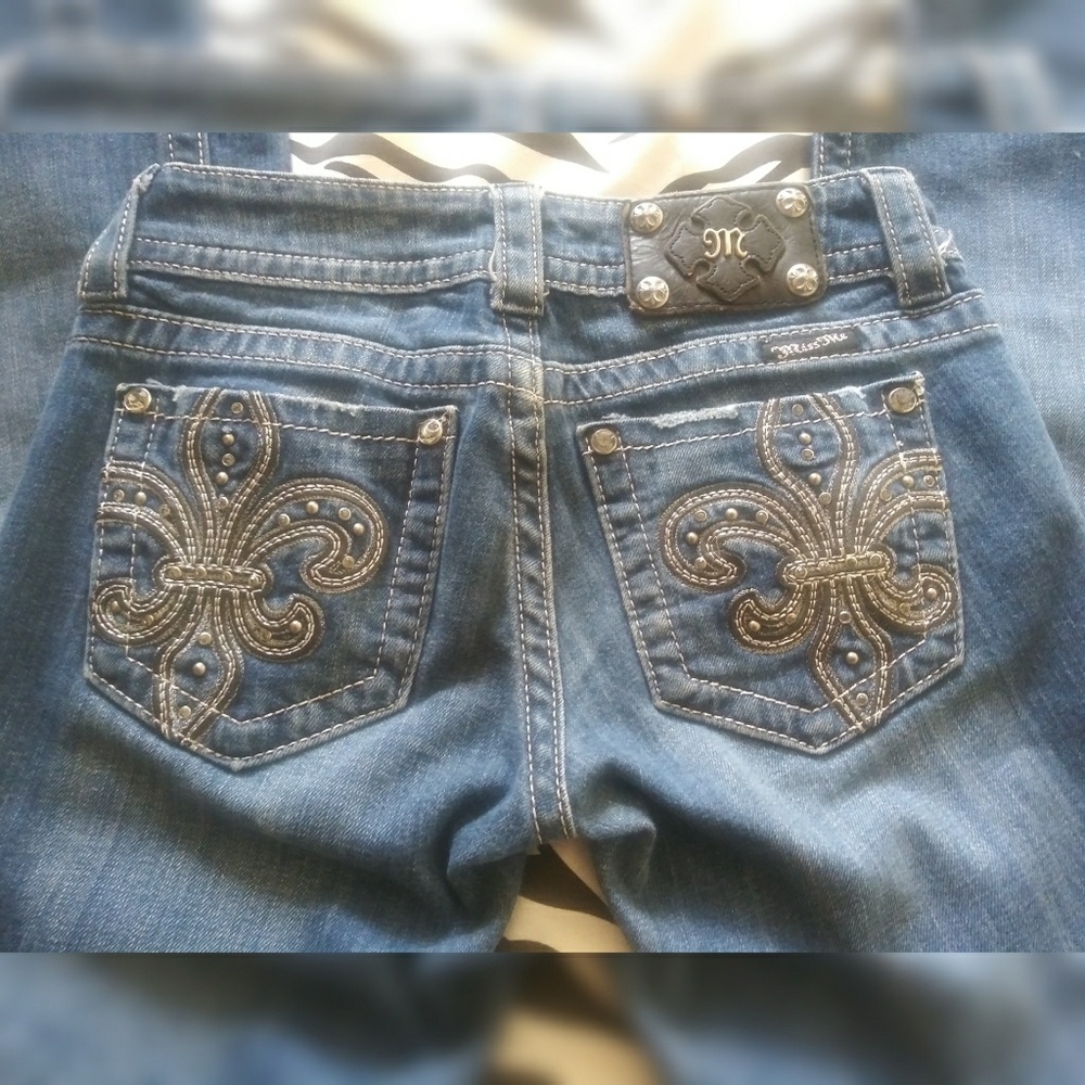 🌟 Miss Me 🔥 EUC Embellished 👖 - Picture 2 of 5